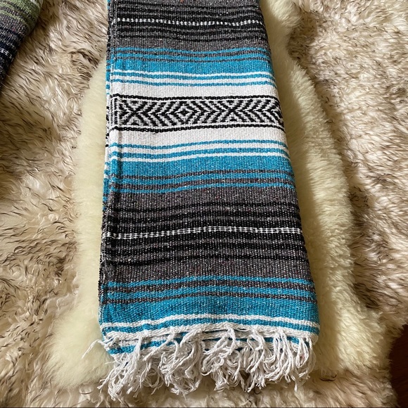 New!! 🇲🇽 Mexican Blankets🇲🇽 - Picture 4 of 4